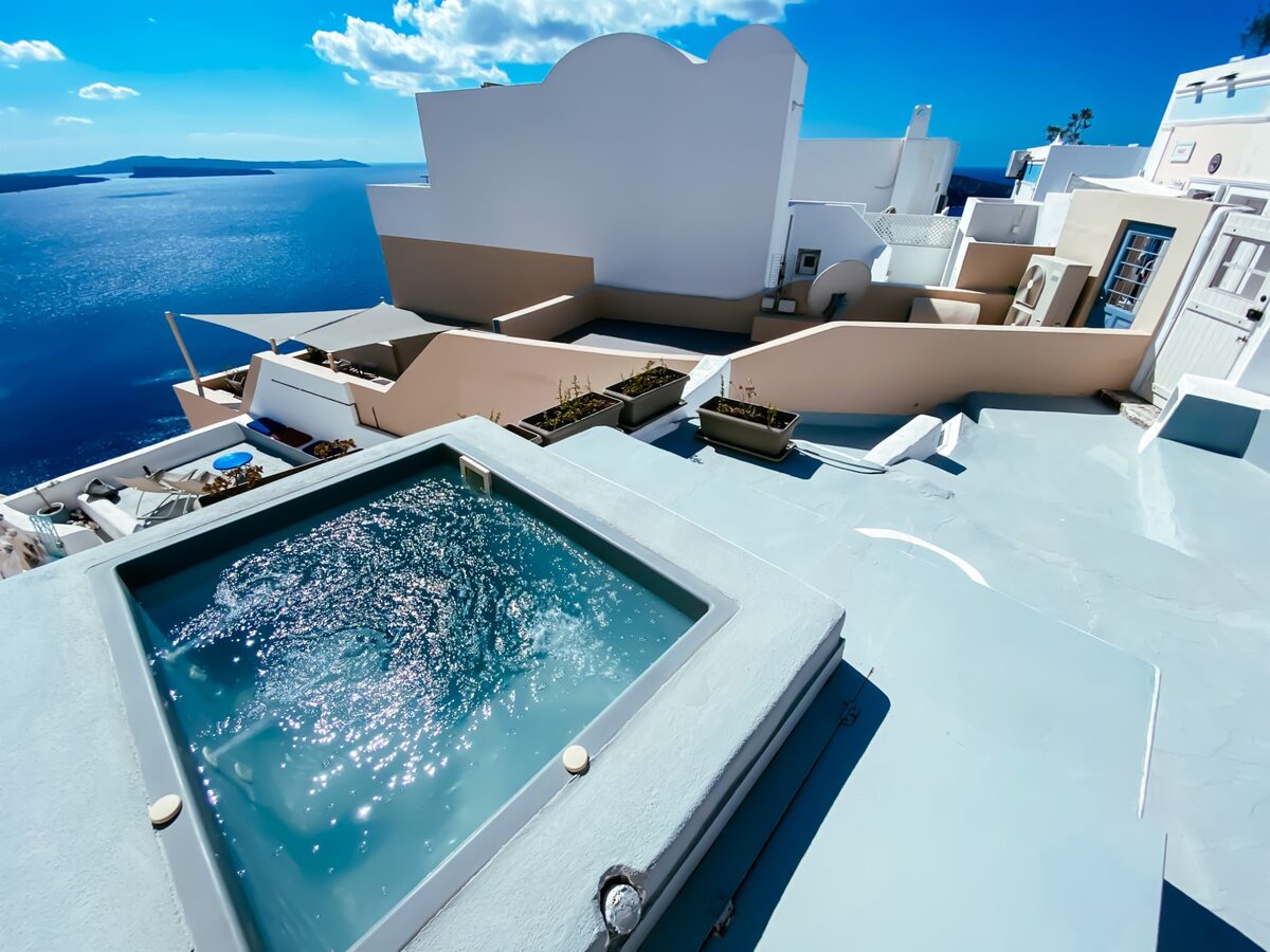 Everblue — Oia, Santorini