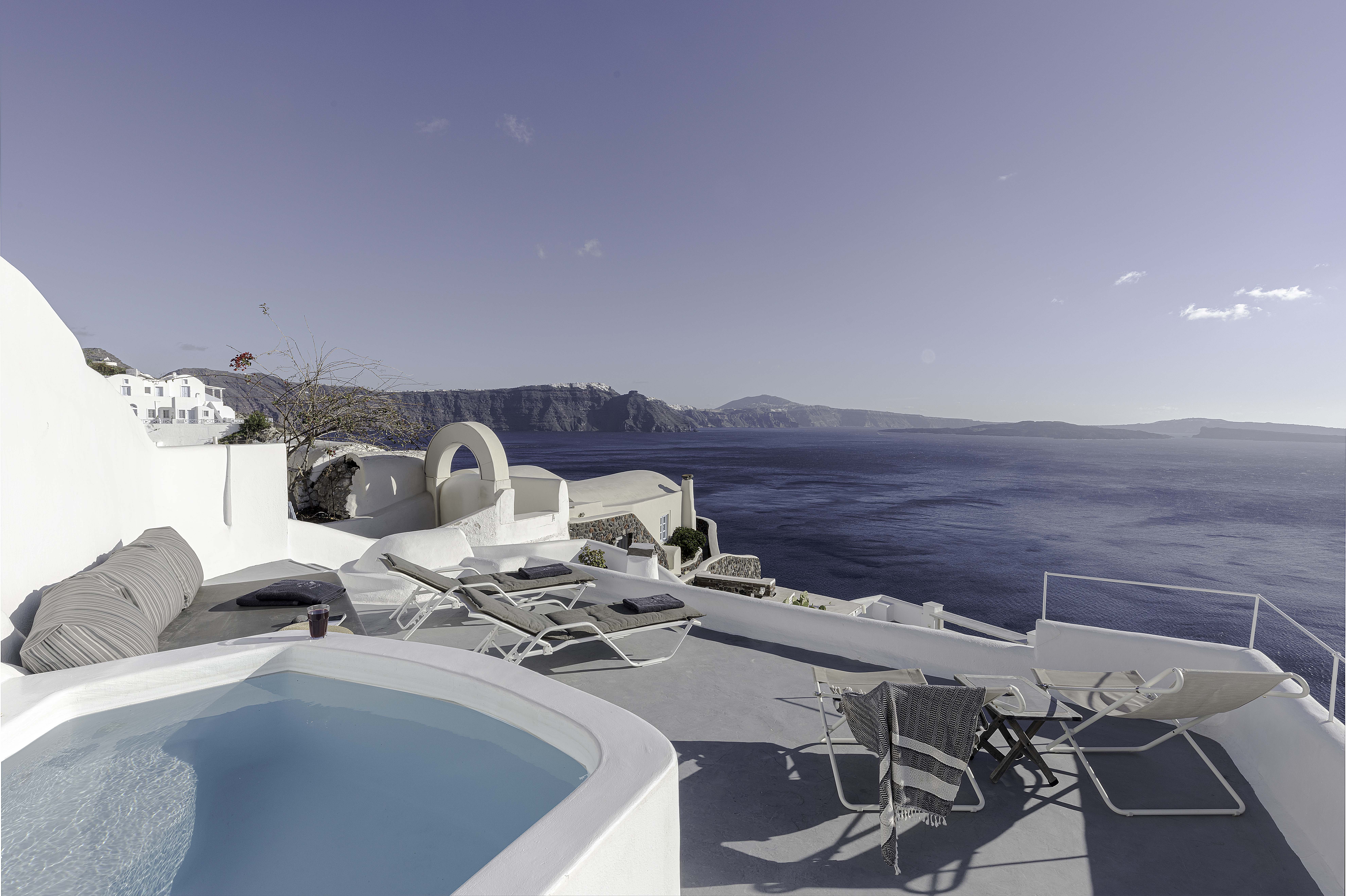 Skala outdoor jacuzzi